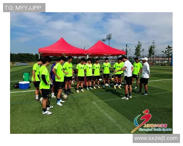 足球明星在抖音上展现精彩球技引发热潮，粉丝纷纷点赞互动热情高涨